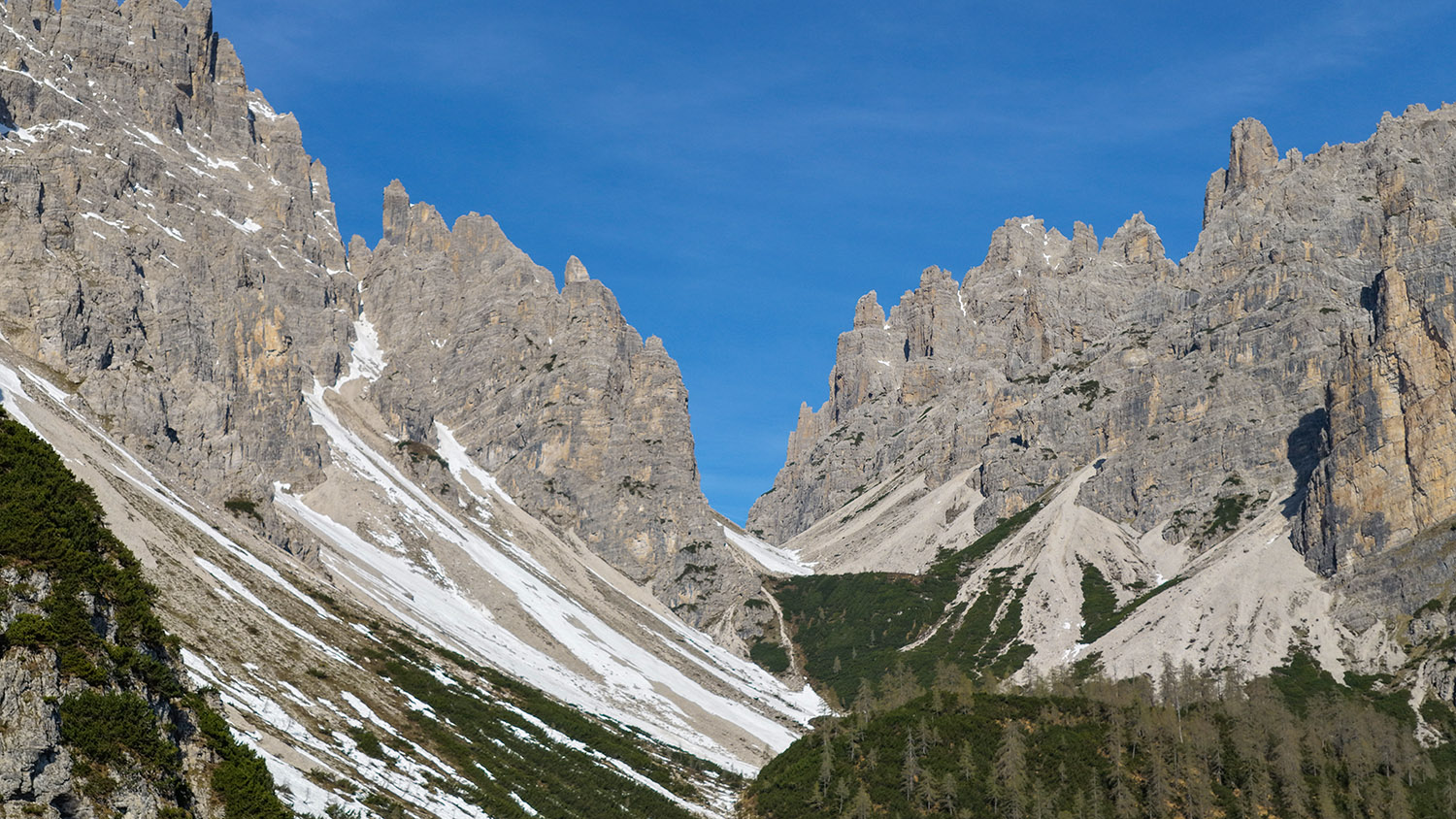 RIFUGIO GIAF DOLOMITI - ANELLO DI BIANCHI RIFUGIO GIAF DOLOMITI - ANELLO DI BIANCHI